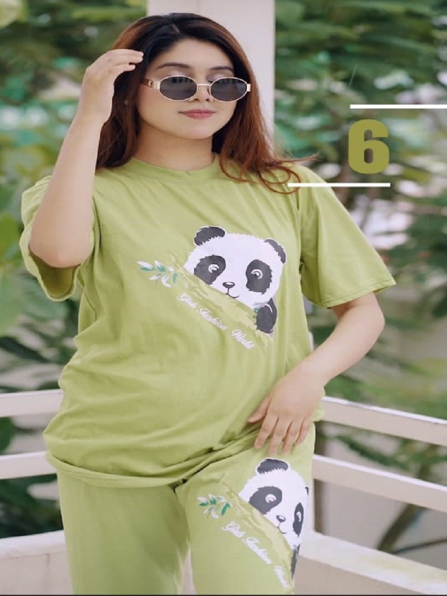 প্রিমিয়াম সফট কটন কর সেট – স্টাইলিশ ও আরামদায়ক টি-শার্ট ও প্যান্ট কালেকশন