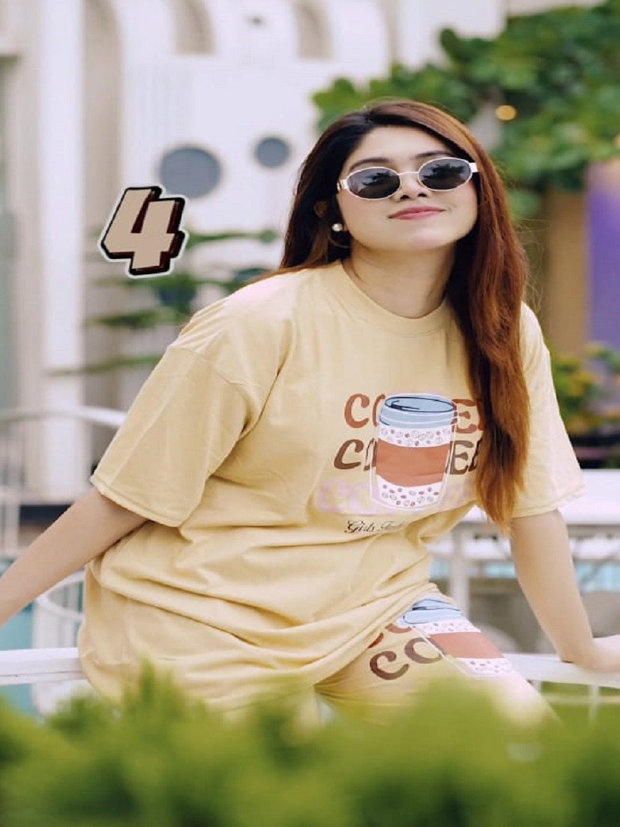 প্রিমিয়াম সফট কটন কর সেট – স্টাইলিশ ও আরামদায়ক টি-শার্ট ও প্যান্ট কালেকশন